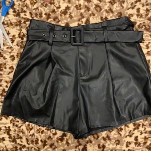 Leather shorts w belt